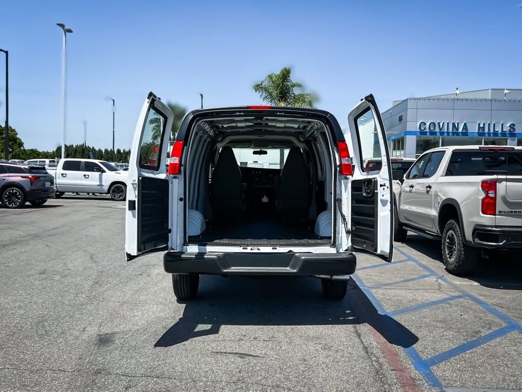 2026 Chevrolet Express Cargo WT