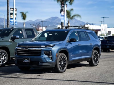 2025 Chevrolet Traverse LT