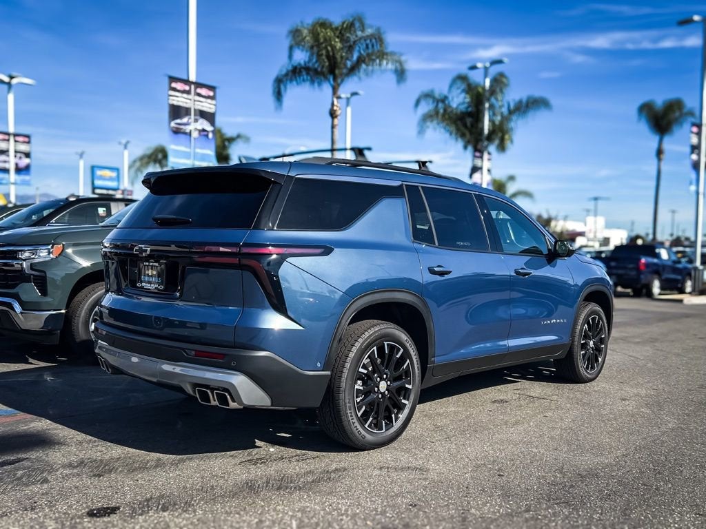2025 Chevrolet Traverse LT