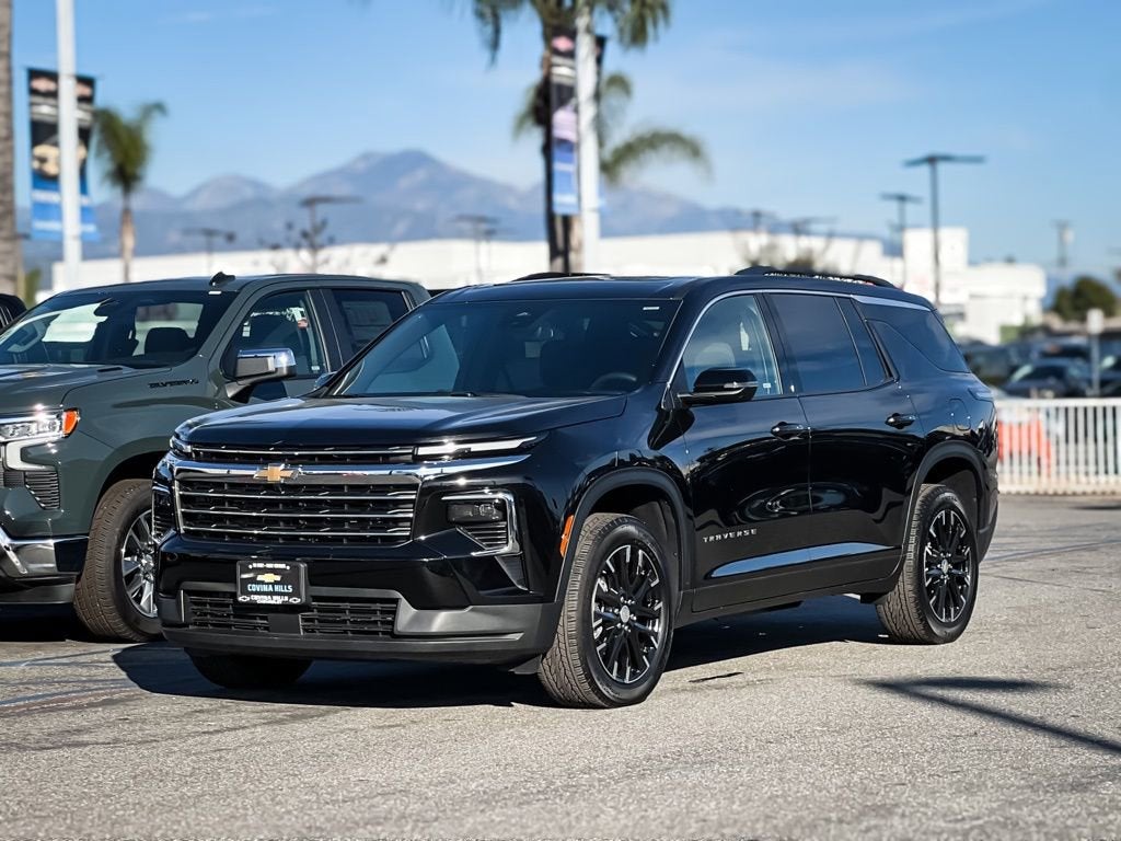2025 Chevrolet Traverse LT