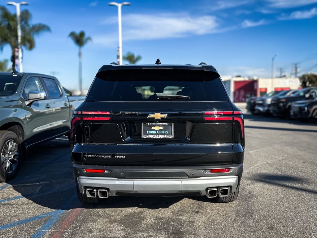 2025 Chevrolet Traverse LT