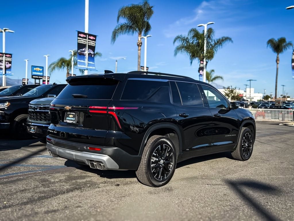 2025 Chevrolet Traverse LT