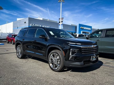 2025 Chevrolet Traverse LT