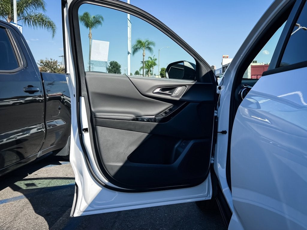 2027 Chevrolet Equinox LT - Photo 17