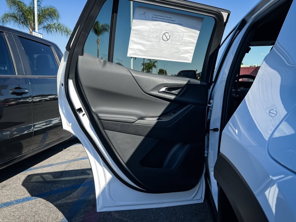 2027 Chevrolet Equinox LT - Photo 21