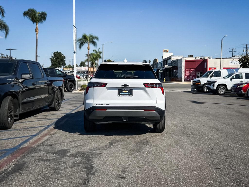 2027 Chevrolet Equinox LT - Photo 5