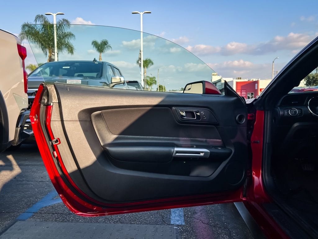 2017 Ford Mustang V6