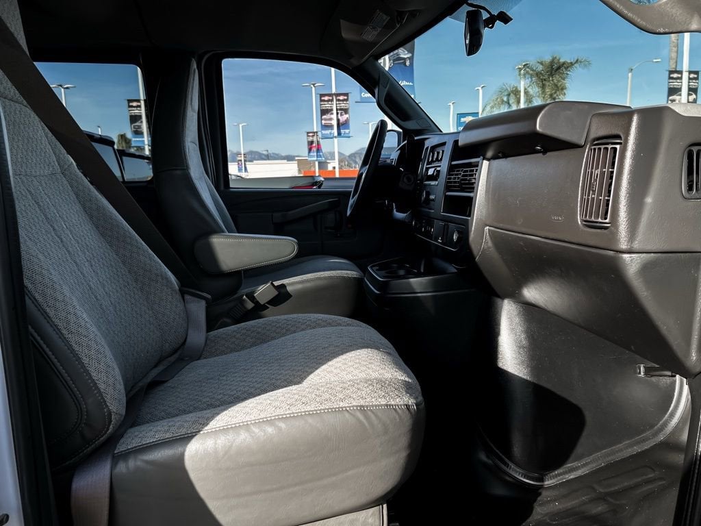 2023 Chevrolet Express Passenger LS