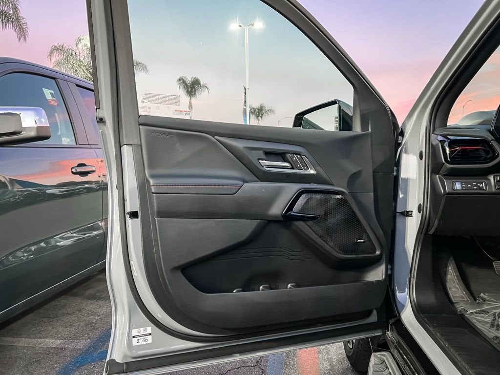 2025 Chevrolet Silverado EV Max Range RST