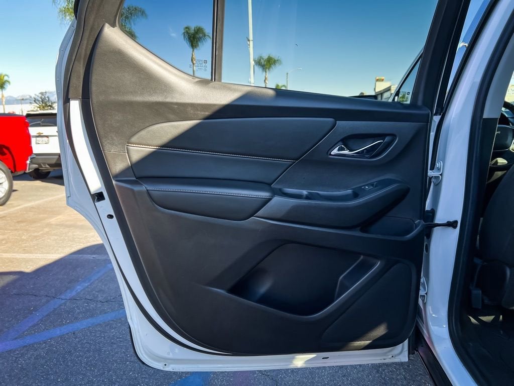 2021 Chevrolet Traverse LT Cloth