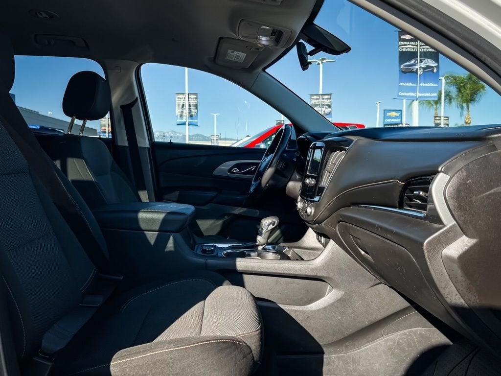 2021 Chevrolet Traverse LT Cloth