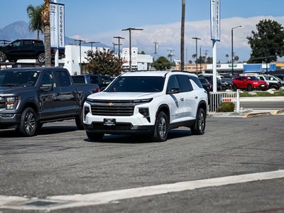 2025 Chevrolet Traverse FWD LT