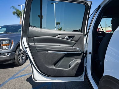 2025 Chevrolet Traverse FWD LT