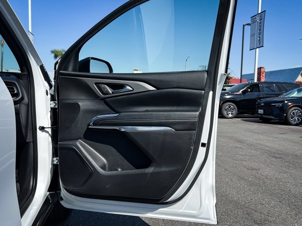 2025 Chevrolet Traverse FWD LT