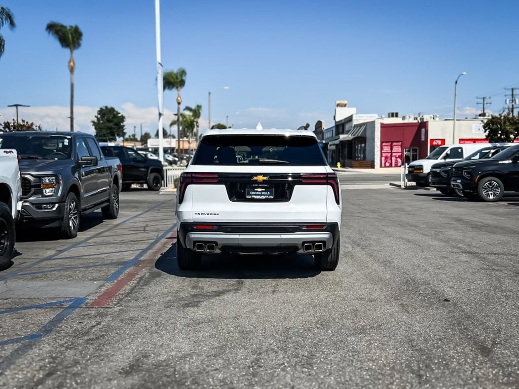 2025 Chevrolet Traverse FWD LT