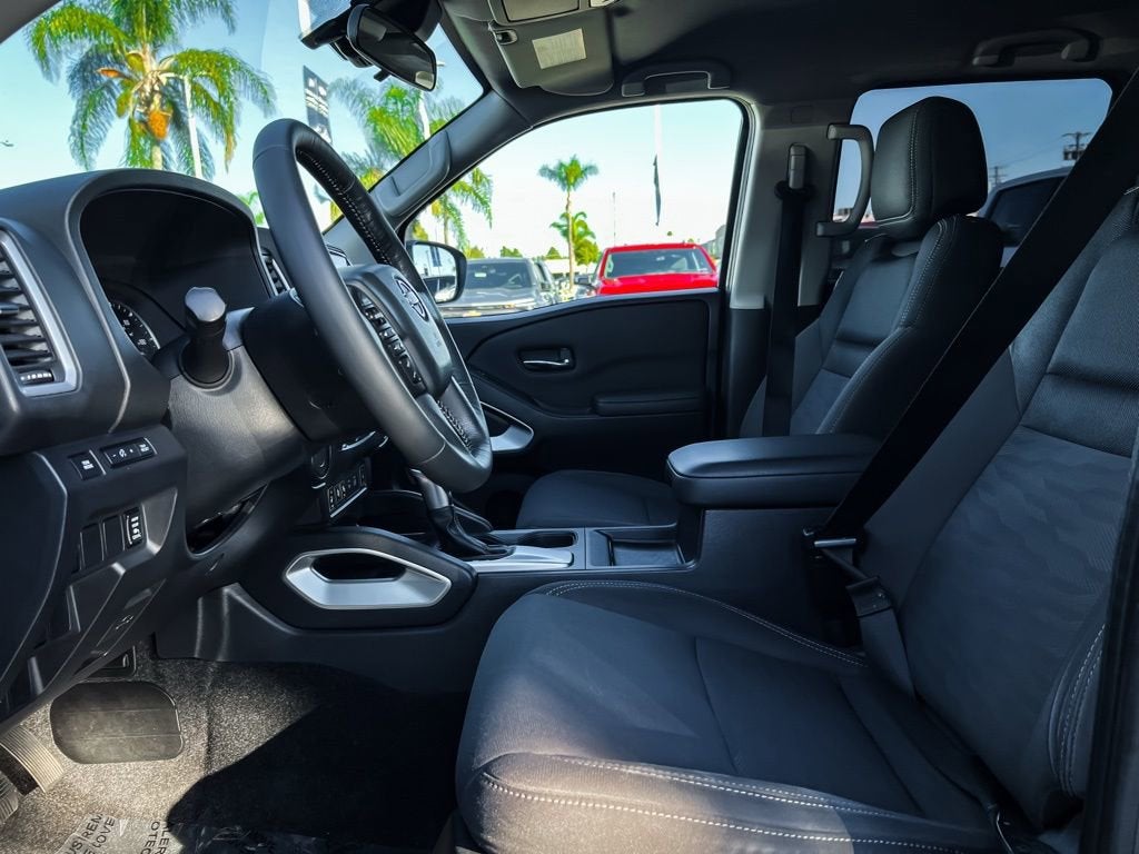 2022 Nissan Frontier SV