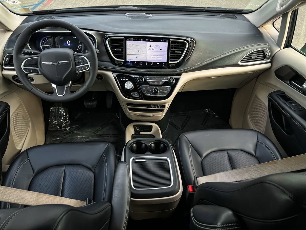 2024 Chrysler Pacifica Hybrid Select