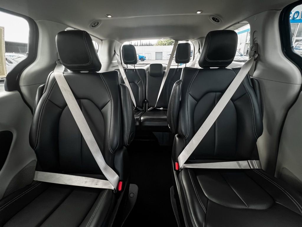 2024 Chrysler Pacifica Hybrid Select