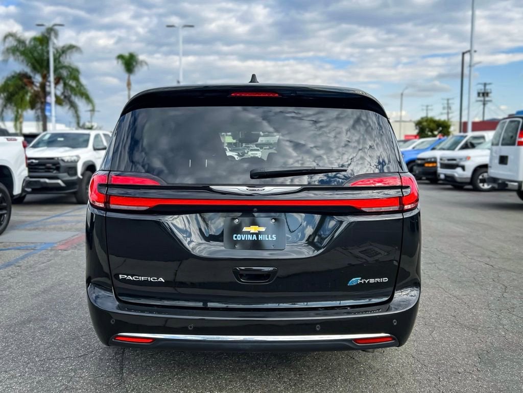 2024 Chrysler Pacifica Hybrid Select