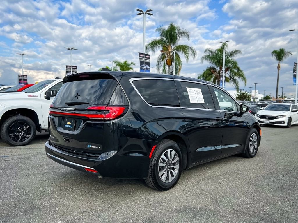 2024 Chrysler Pacifica Hybrid Select