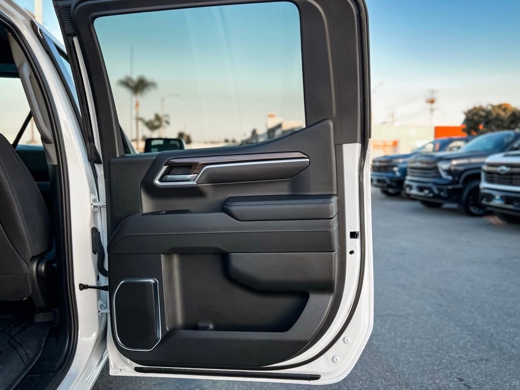 2025 Chevrolet Silverado 1500 LT