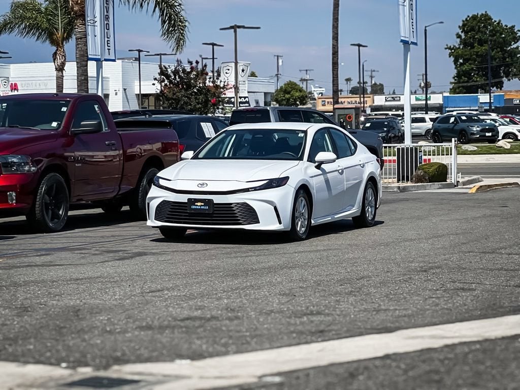 2025 Toyota Camry LE