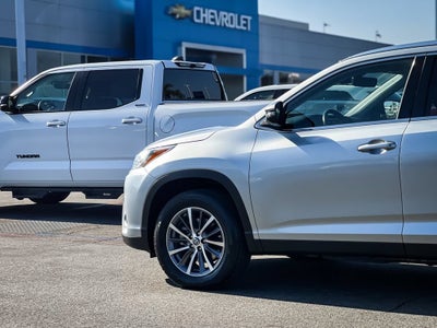 2019 Toyota Highlander SE