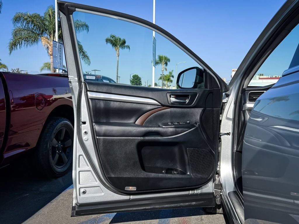 2019 Toyota Highlander SE