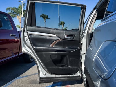 2019 Toyota Highlander SE