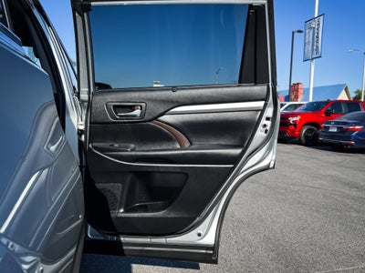2019 Toyota Highlander SE