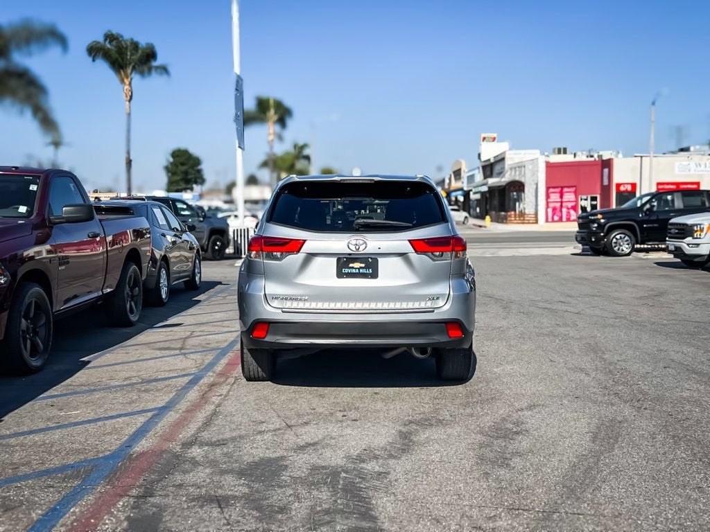 2019 Toyota Highlander SE