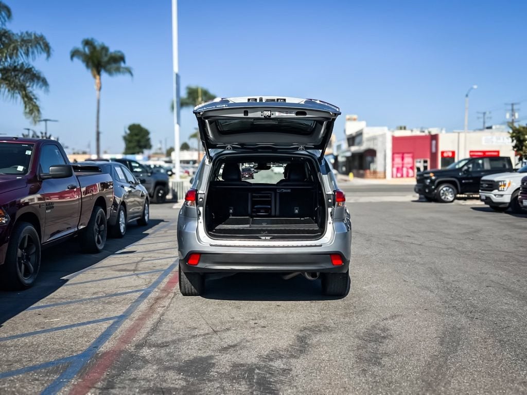 2019 Toyota Highlander SE