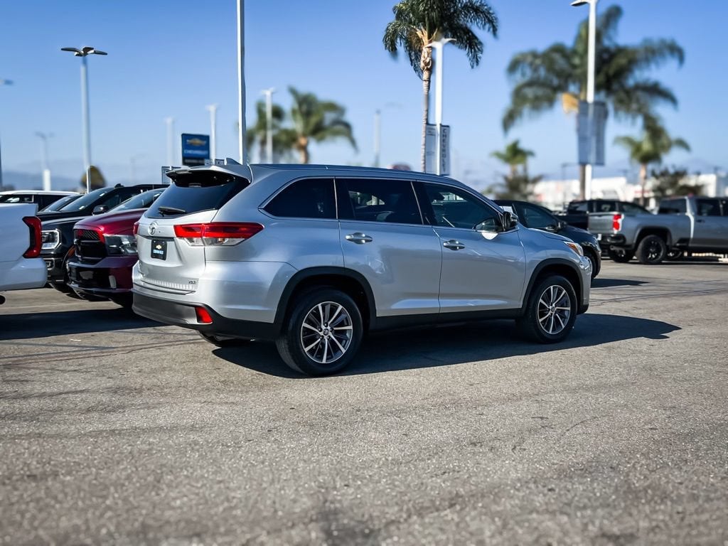 2019 Toyota Highlander SE