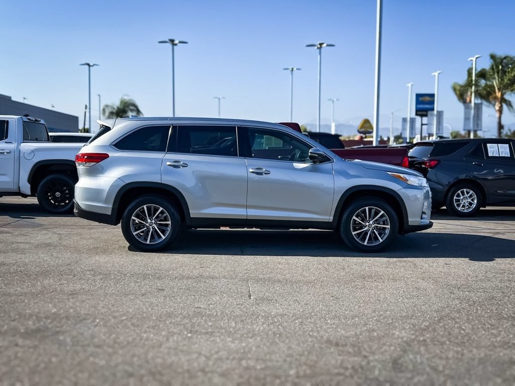 2019 Toyota Highlander SE