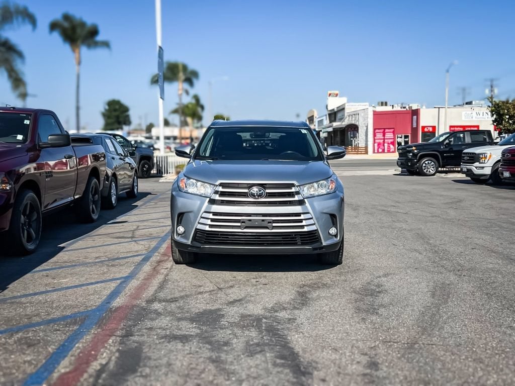 2019 Toyota Highlander SE