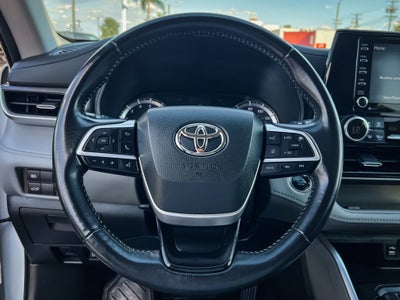 2022 Toyota Highlander LE