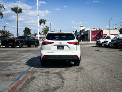 2022 Toyota Highlander LE