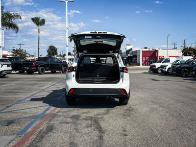 2022 Toyota Highlander LE