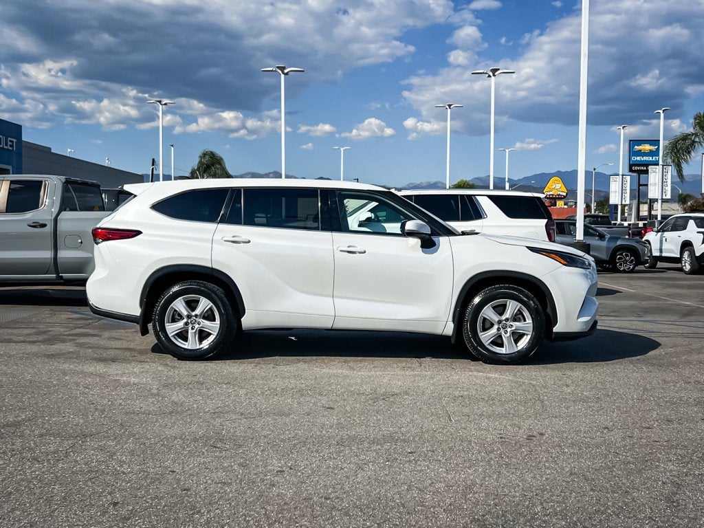 2022 Toyota Highlander LE