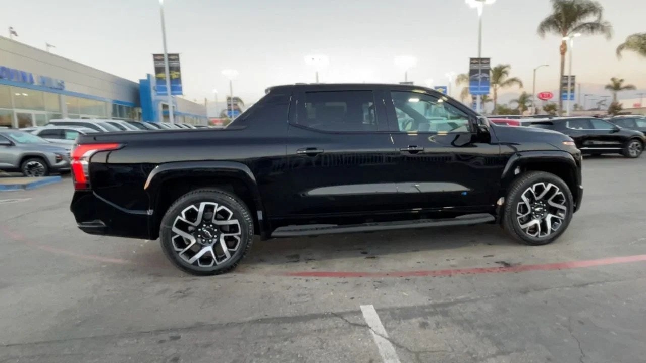 2024 Chevrolet Silverado EV RST